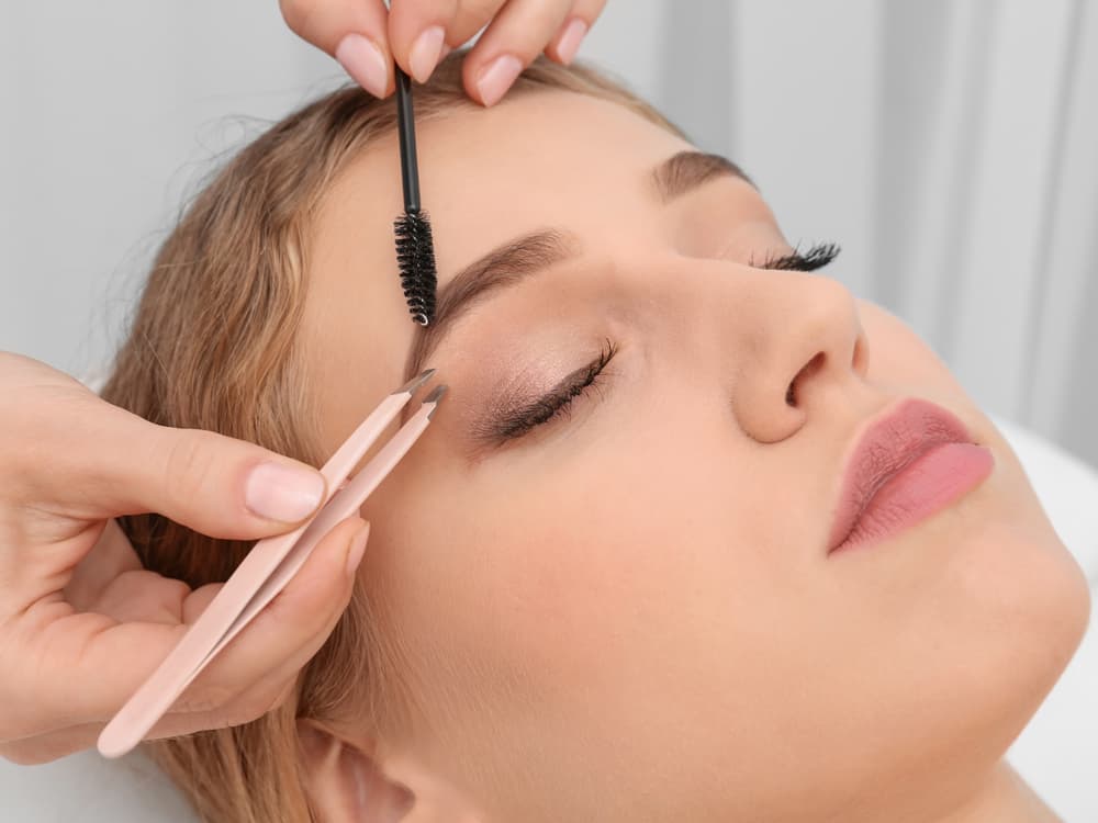 Depilación de cejas y labio